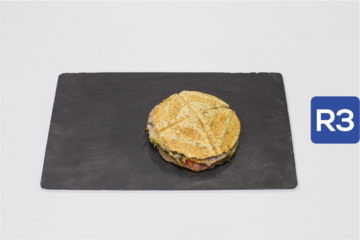R3- Sandwich de cocido con queixo san simón