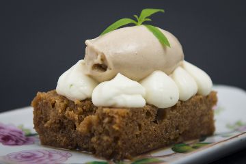 Bica galega con mousse de queixo do Cebreiro e xeado de licor café