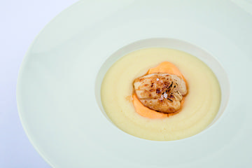 Vieira en crema de coliflor con emulsión da Vera