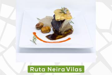 COSTILLAR DE PORCO GALEGO LACADO CON SALSA DE CAFÉ COIRO CROCANTE E CREMA DE CASTAÑAS