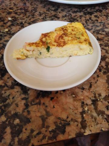 TORTILLA DE PESCADA E GAMBAS