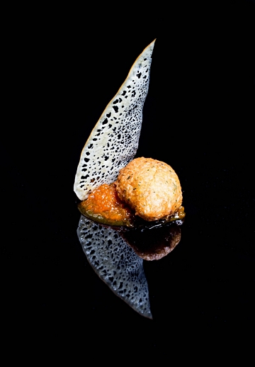 Boliño de bacallau, cabaza doce e crocante de San Simón